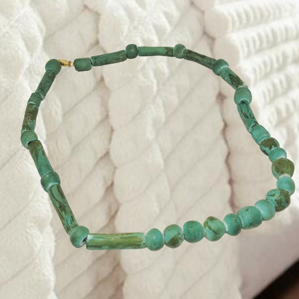 Green Stone Beads Handmade Necklace - Picture 2 of 7